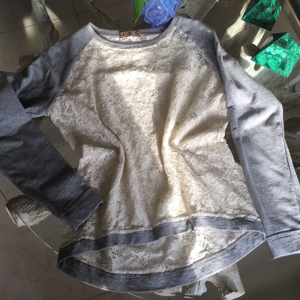 Asymmetrical sweater from Rio - Picture 2 of 6